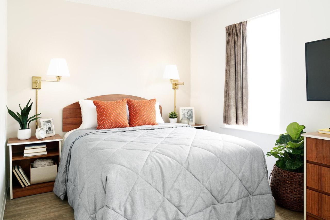 Intown Suites Extended Stay San Antonio Tx - Airport Екстериор снимка