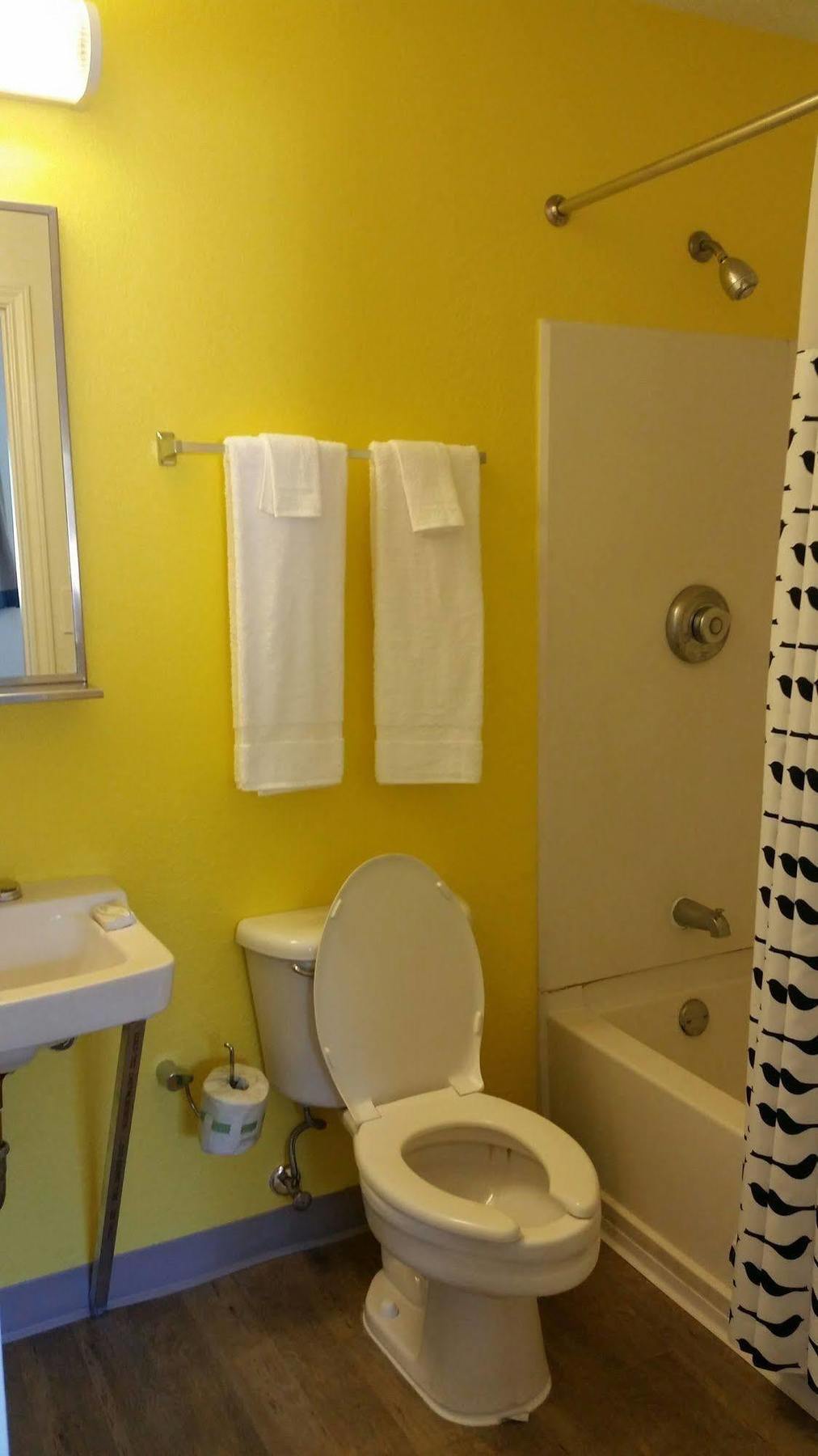 Intown Suites Extended Stay San Antonio Tx - Airport Екстериор снимка